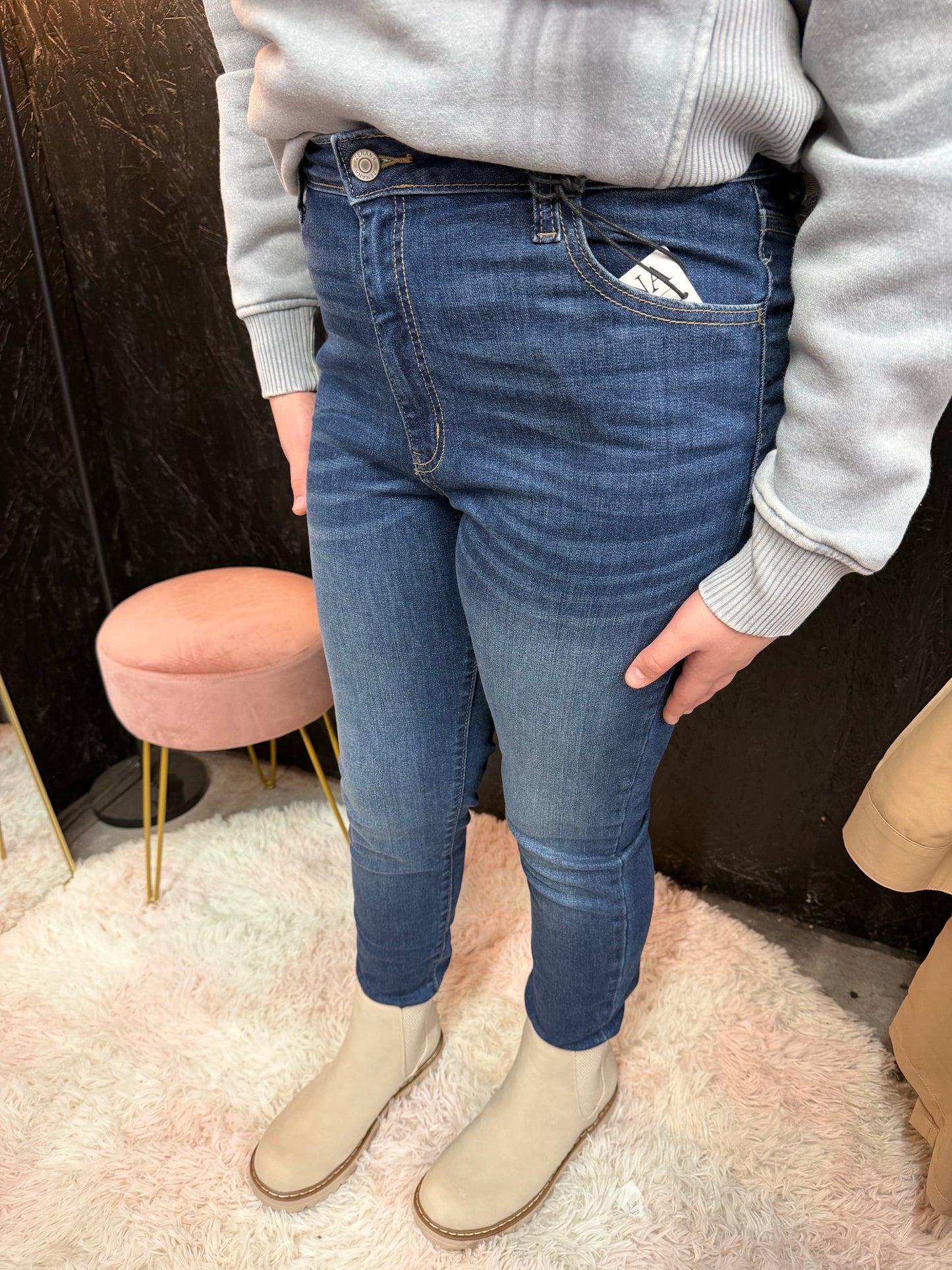 LUG SOLE CHELSEA BOOTS