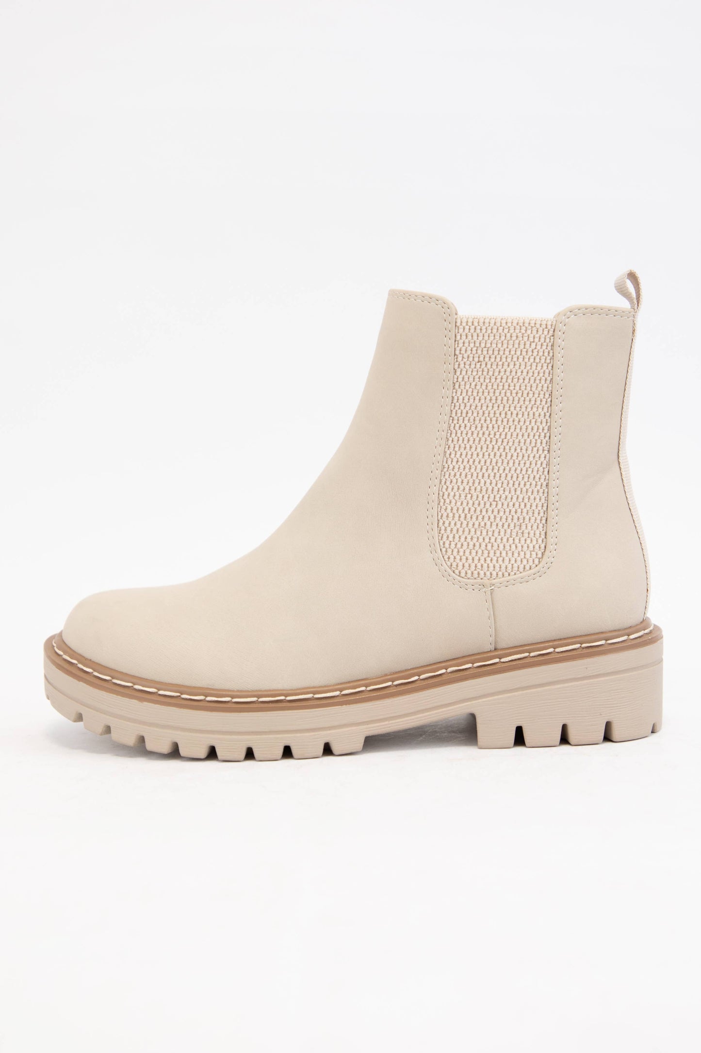 LUG SOLE CHELSEA BOOTS