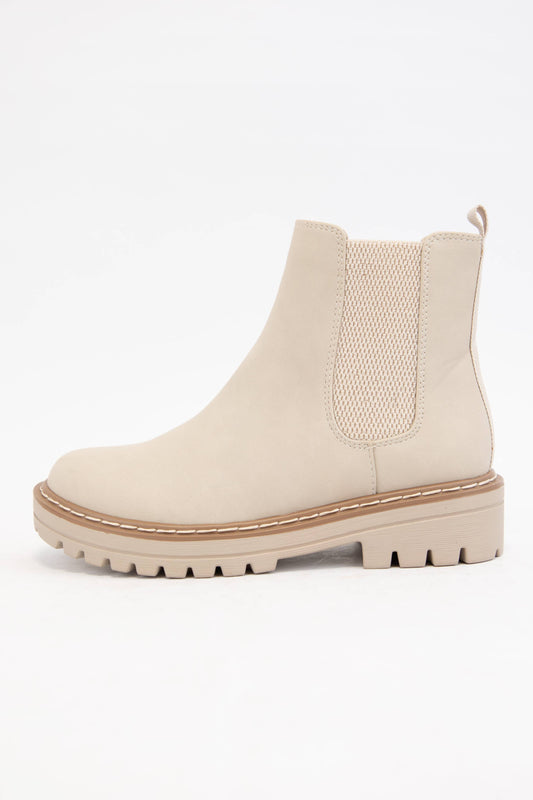LUG SOLE CHELSEA BOOTS